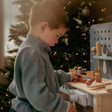 Banco da lavoro con attrezzi