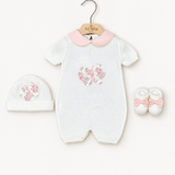Coordinato Baby Lord su sfondo bianco caldo naturale