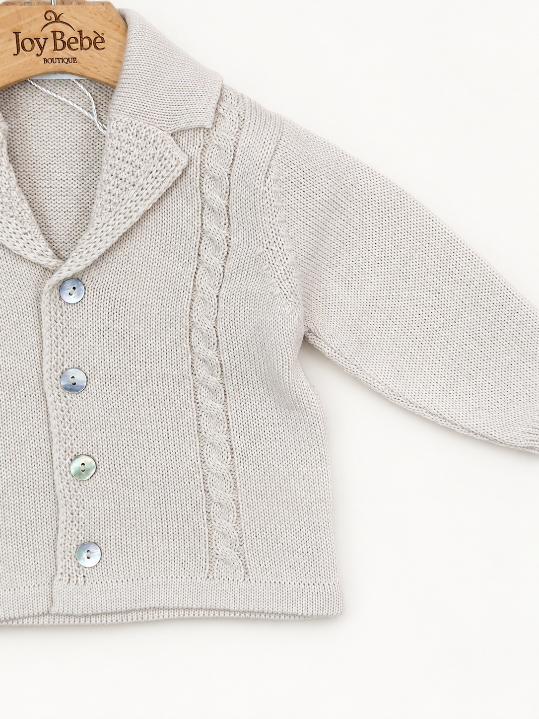 Cardigan Barcellino dettaglio 2, sfondo bianco caldo
