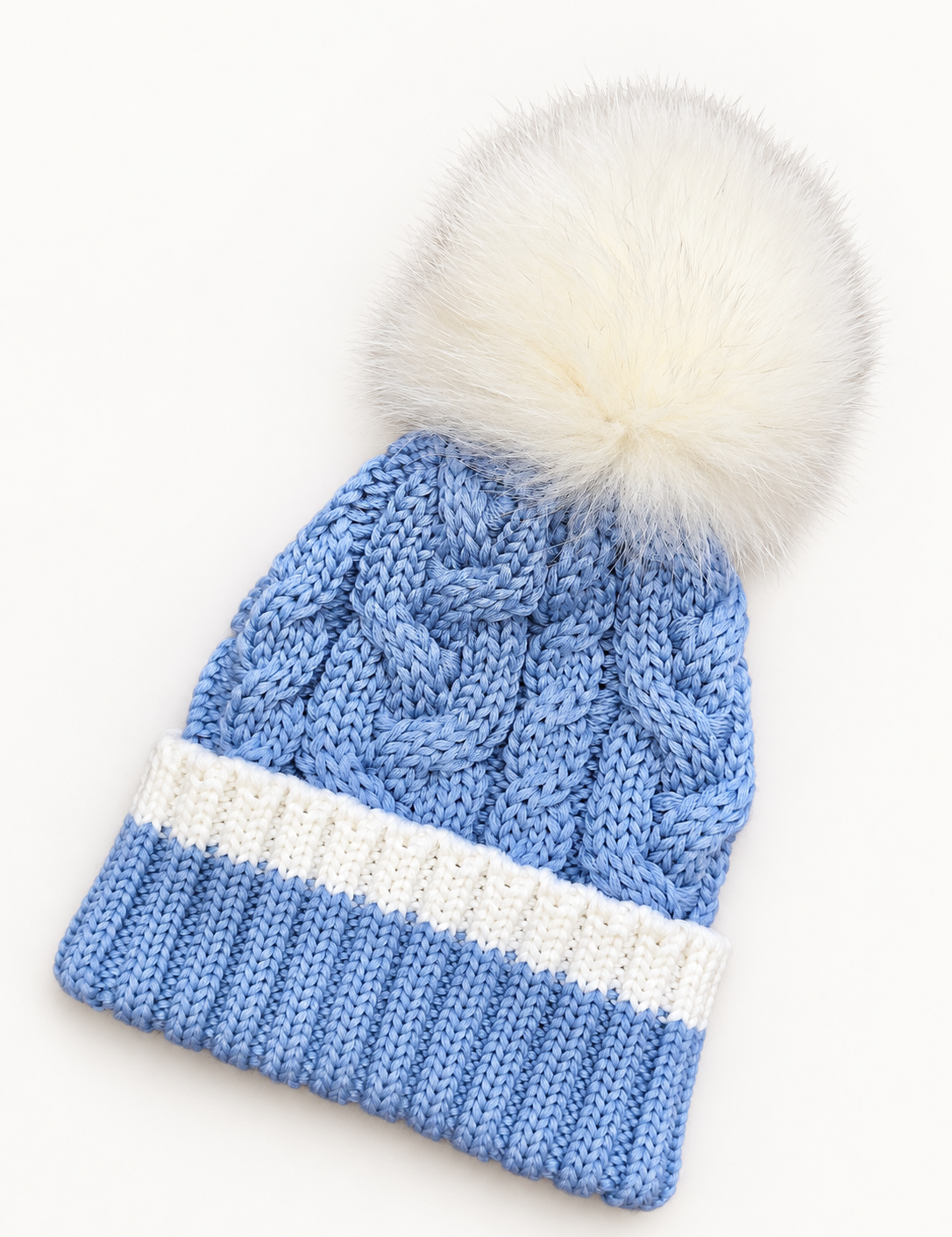 Cappello CATYA - dettaglio 1 su sfondo bianco caldo