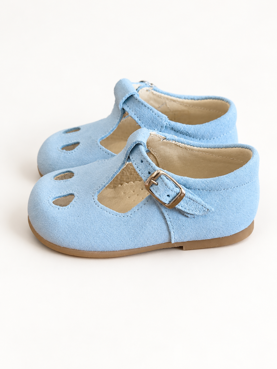 Scarpe Panyno su sfondo bianco caldo