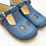 Scarpe Panyno su sfondo bianco caldo