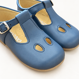 Scarpe Panyno su sfondo bianco caldo