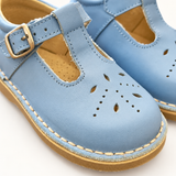 Scarpe Panyno su sfondo bianco caldo