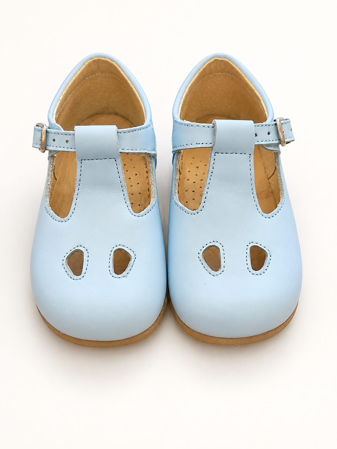 Scarpe Panyno su sfondo bianco caldo