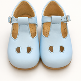 Scarpe Panyno su sfondo bianco caldo