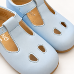 Scarpe Panyno su sfondo bianco caldo