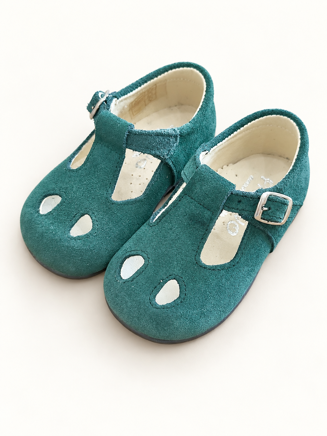 Scarpe Panyno su sfondo bianco caldo