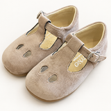 Scarpe Panyno su sfondo bianco caldo