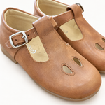 Scarpe Panyno su sfondo bianco caldo