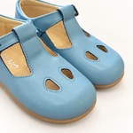 Scarpe Panyno su sfondo bianco caldo