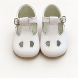 Scarpe Panyno su sfondo bianco caldo