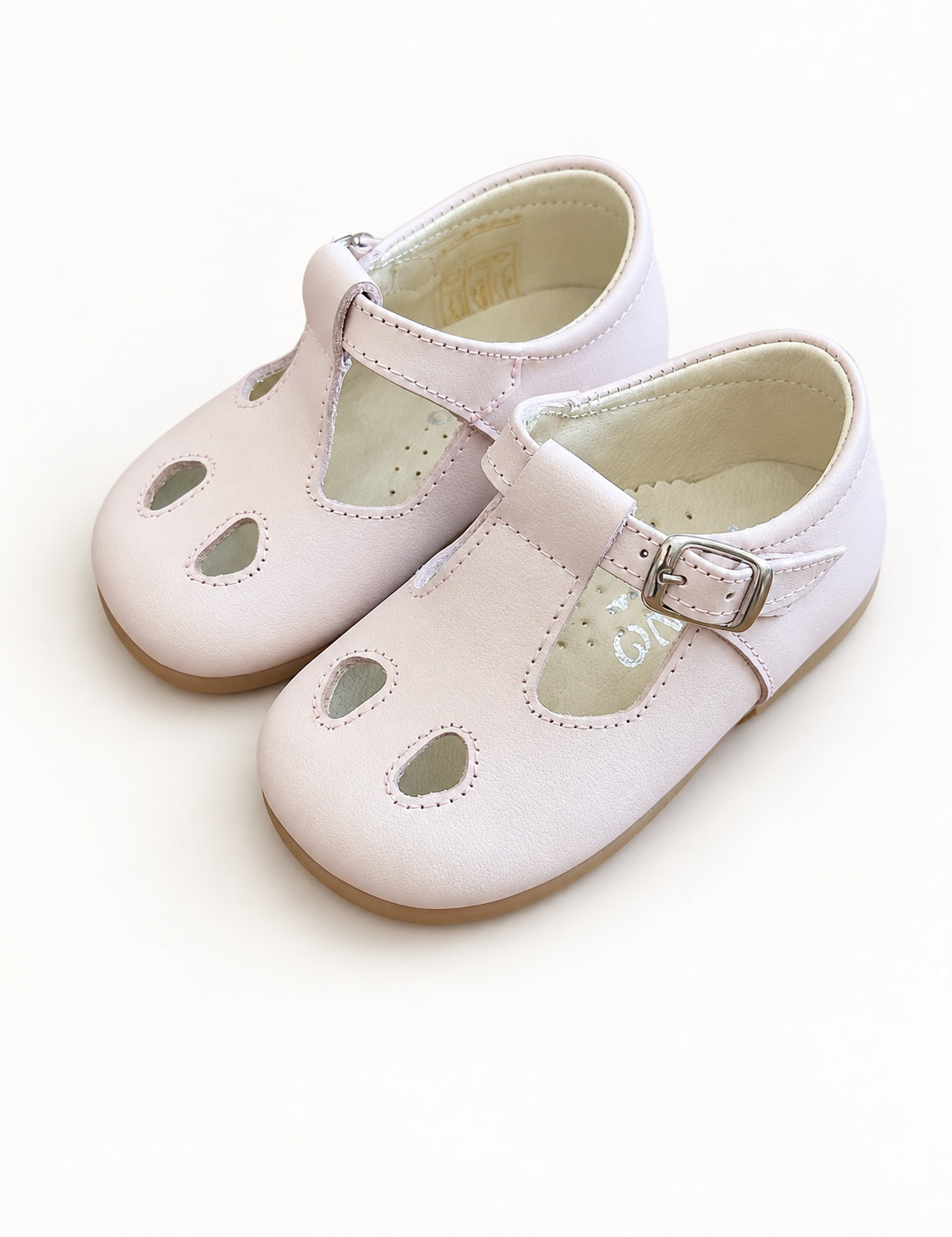 Scarpe Panyno su sfondo bianco caldo