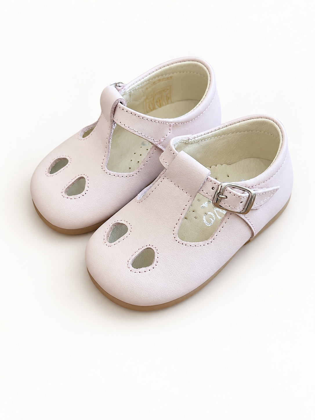 Scarpe Panyno su sfondo bianco caldo