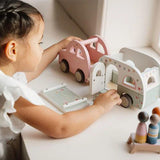 Macchina con caravan e personaggi Little Dutch